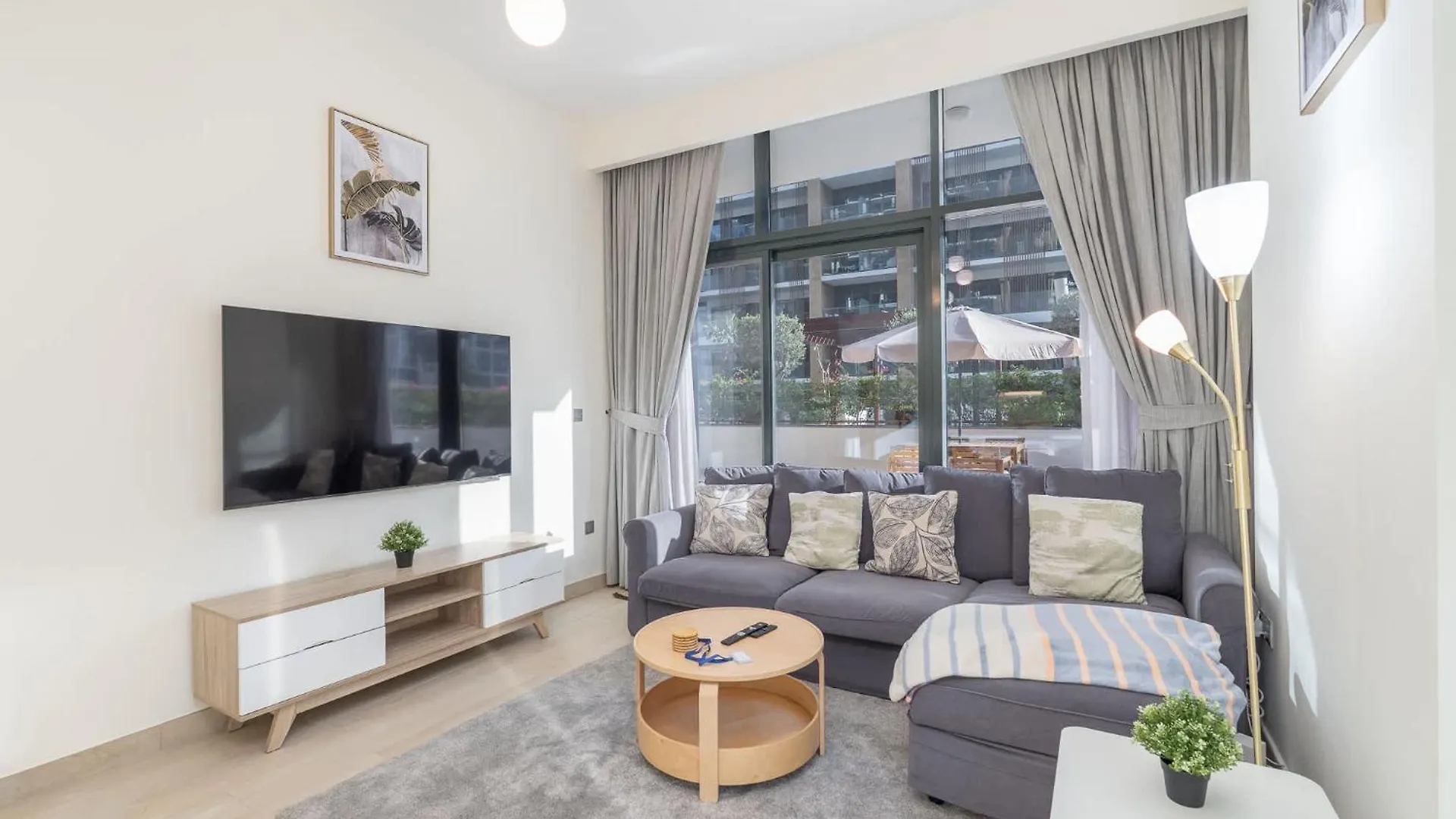 Indulging 1 Bedroom In Azizi Riviera 6 Dubai Apartment