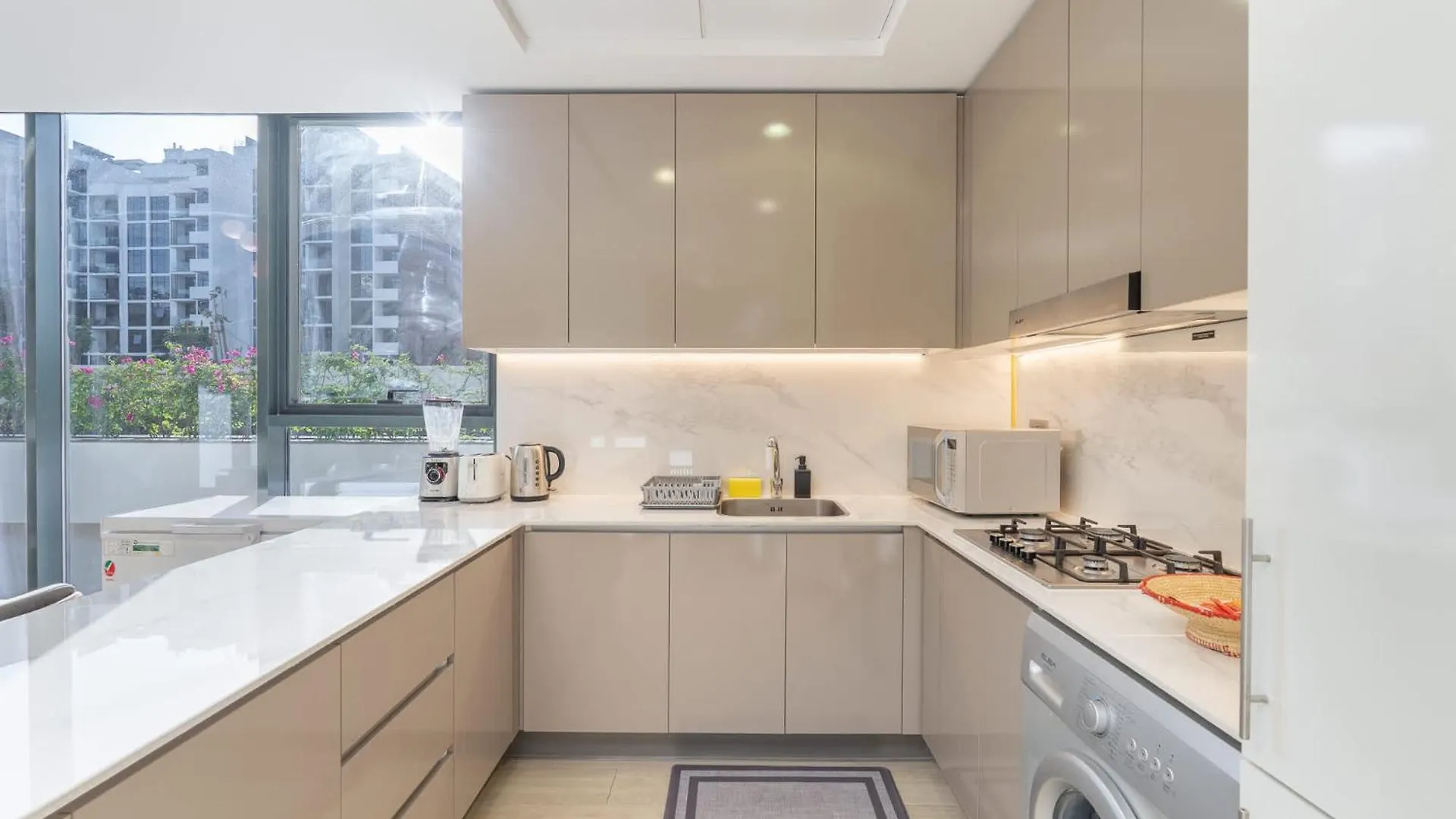 Indulging 1 Bedroom In Azizi Riviera 6 迪拜 公寓
